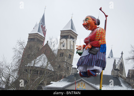 Mooswief traditionnel sur un pôle à Vrijthof Maastricht Pays-Bas Banque D'Images