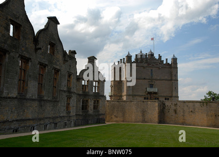 English Heritage's Château de Bolsover, Derbyshire. Spi0014771 Commission 25 juin 2009. Photo de John Robertson, © Banque D'Images