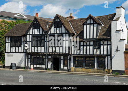 Le pub Black Swan inn construit en 1417 en été Peasholme Green York North Yorkshire Angleterre Royaume-Uni Grande-Bretagne Banque D'Images