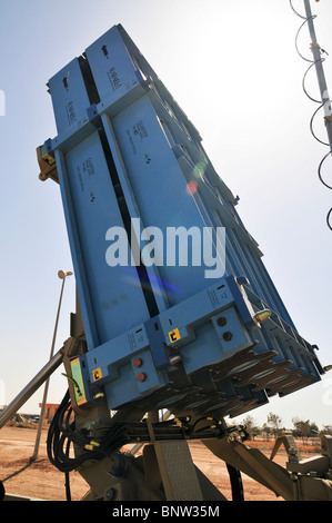 Iron Dome (Hébreu : Kipat Barzelý) est un système de défense aérienne mobile conçu pour intercepter des roquettes à courte portée et des obus d' Banque D'Images