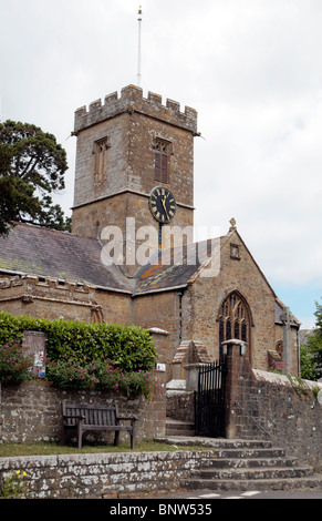 Étapes et porte principale menant à la St Jean Baptiste, Symondsbury Symondsbury église paroissiale, Dorset, UK. Banque D'Images