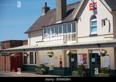 Façade de la gare de Sandown, gare de Sandown, île de Wight, Hampshire Royaume-Uni en juin Banque D'Images