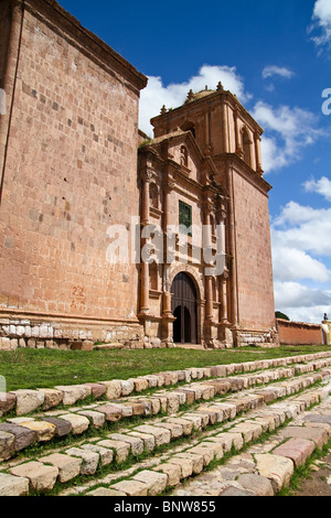 Vue sur l'église Saint Jacques de Pupuja à Puno, Pérou. Banque D'Images