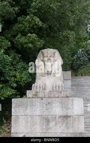 Un Sphinx - partie des ruines du palais de cristal dans le sud de Londres Banque D'Images