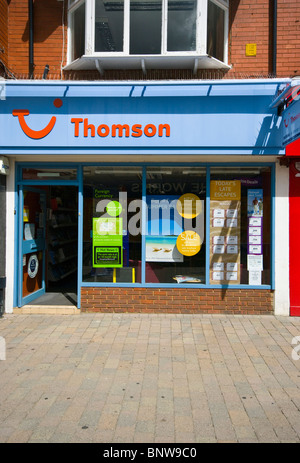 Thomson Travel Agents Shopfront Road Horsham West Sussex England Banque D'Images