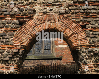 Arch dans le Jewry wall, Leicester, Leicestershire, Angleterre Banque D'Images