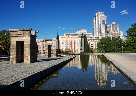 Temple de Debod, Parque del Oeste et Plaza de España, Madrid, Espagne Banque D'Images