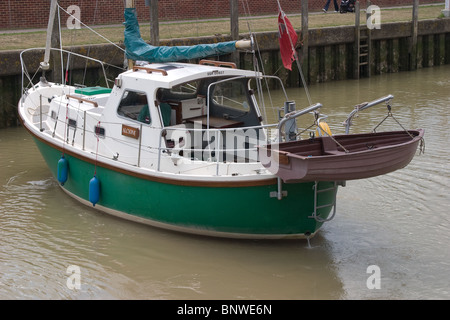 Grand bateau en bois loisirs moteur offres Banque D'Images