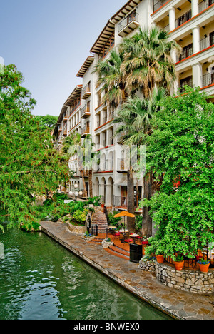 Historique La Mansion del Rio Hotel sur la rivière à pied sur les rives de l'avenue Paseo del Rio dans le centre-ville de San Antonio, Texas, USA Banque D'Images