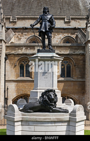 Oliver Cromwell statue à l'extérieur du Parlement Banque D'Images