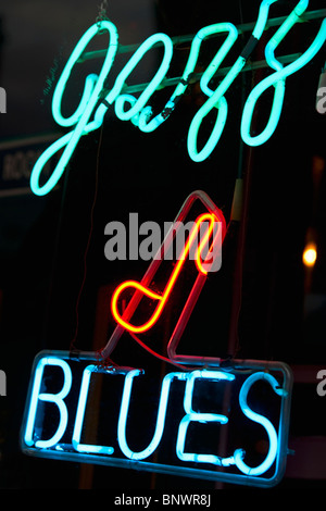 Jazz et Blues lumineux signe sur Beale Street à Memphis Banque D'Images