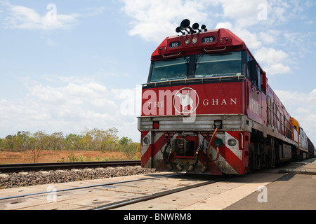 Le Ghan train à Katherine. Katherine, Territoire du Nord, Australie. Banque D'Images