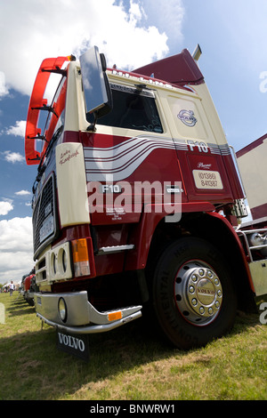 Cabine de camion Volvo polies et sur l'affichage à l'vintage fair Banque D'Images