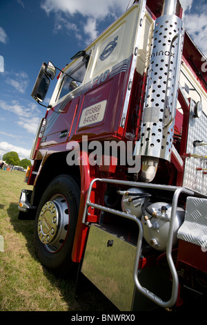 Cabine de camion Volvo polies et sur l'affichage à l'vintage fair Banque D'Images