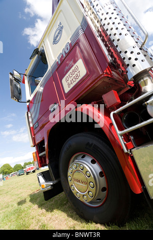 Cabine de camion Volvo polies et sur l'affichage à l'vintage fair Banque D'Images