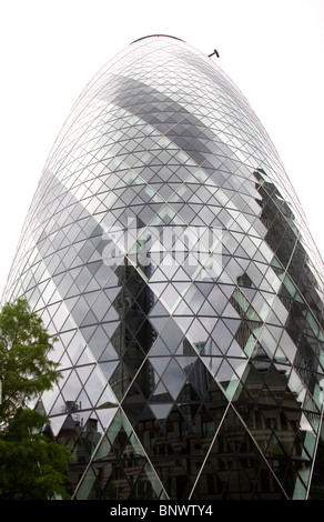 30 St Mary Axe aka le cornichon de Londres Banque D'Images