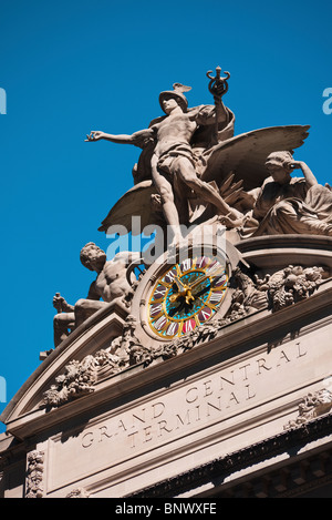 Statues sur haut de Grand Central Terminal Banque D'Images