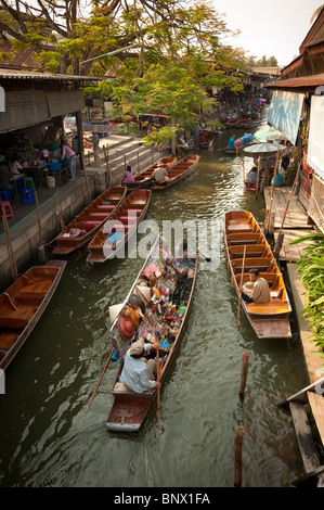 Marché flottant de Damnoen Saduak, Bangkok, Thailande, Asie Banque D'Images