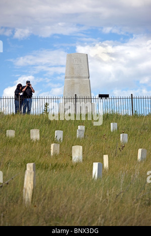 Marqueurs sur les endroits où les soldats américains ont été tués à Little Big Horn Battlefield National Monument, au Montana. Banque D'Images