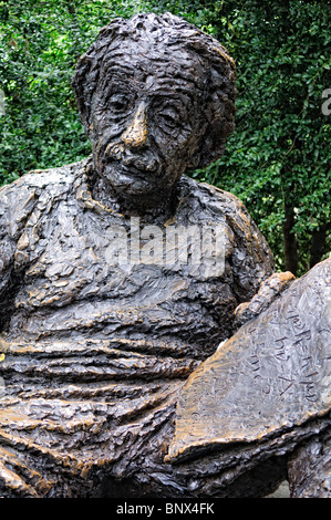 WASHINGTON DC, USA - Albert Einstein Memorial statue en bronze à Washington DC Banque D'Images