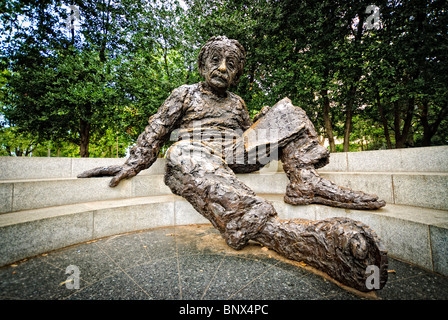 WASHINGTON DC, USA - Albert Einstein Memorial statue en bronze à Washington DC Banque D'Images