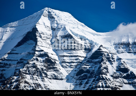 Mt Robson 3954m le plus haut point dans Canadian Rockies vu de l'autoroute Yellowhead BC Canada Banque D'Images