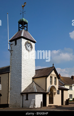 Horloge avec girouette de ville Carmarthen Wales UK Banque D'Images