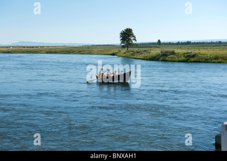 Bateau de pêche à la dérive sur la Henry's Fork Banque D'Images