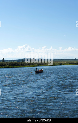 Bateau de pêche à la dérive sur la Henry's Fork Banque D'Images