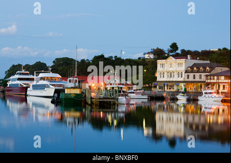 Le port de Strahan sur la côte ouest de la Tasmanie. Hobart, Tasmanie, Australie Banque D'Images