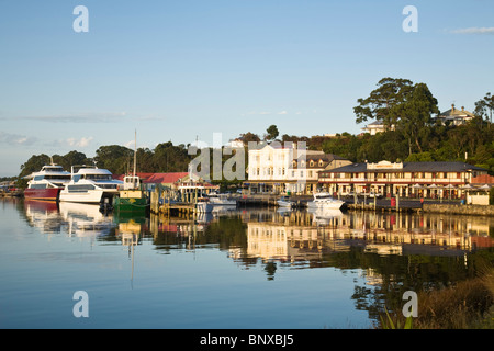 Le port de Strahan sur la côte ouest de la Tasmanie. Hobart, Tasmanie, Australie Banque D'Images