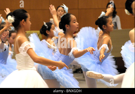 Mitsuko Inao Ballet School de répétition à l'hôtel de Biwako Otsu au Japon Banque D'Images