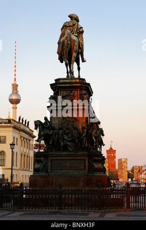 Statue équestre de Frédéric II de Prusse, Unter den Linden, Berlin, Germany, Europe Banque D'Images