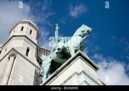 Statue équestre du roi Louis IX au Sacré C ?ur, Montmartre, Paris, France Banque D'Images