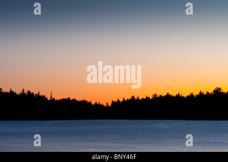 Coucher de soleil à l'étang de la Jordanie, l'Acadia National Park, Maine, USA Banque D'Images