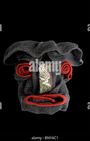 Creative chandail crâne humain sur le fond noir Banque D'Images
