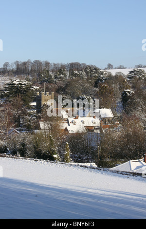 Hambleden village dans la neige, les collines de Chiltern, Buckinghamshire, England, UK Banque D'Images