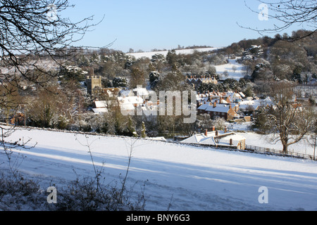 Hambleden village dans la neige, les collines de Chiltern, Buckinghamshire, England, UK Banque D'Images