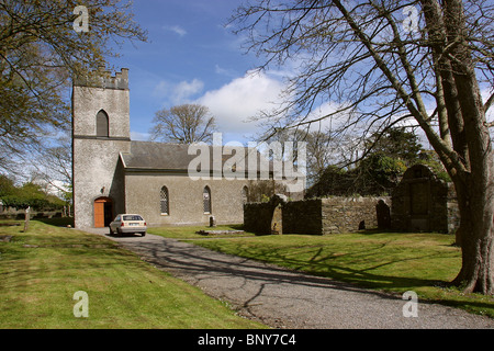 L'Irlande, Waterford, Stradbally, nouvelle église et d'anciennes ruines de l'église médiévale Banque D'Images