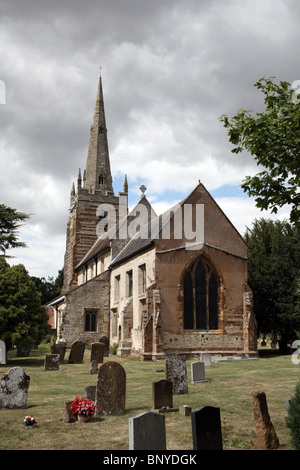 All Saints Church, Ladbroke, Warwickshire ; Le village est proche de l'itinéraire proposé du HS2 High Speed Rail Link Banque D'Images