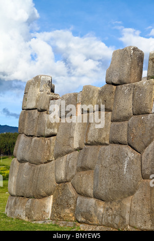 Vue sur les ruines de Sacsayhuaman à Cusco, Pérou. Banque D'Images