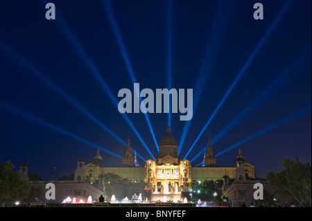 Vue sur le palais de Montjuic, à Barcelone, en Espagne. Banque D'Images