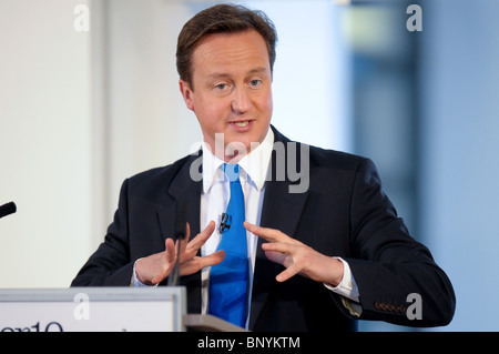 PM David Cameron annonce la grande société à l'Université Hope de Liverpool en juillet 2010. Photos par Alan Edwards www.f2images.co.uk Banque D'Images