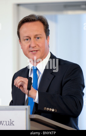 PM David Cameron annonce la grande société à l'Université Hope de Liverpool en juillet 2010. Photos par Alan Edwards www.f2images.co.uk Banque D'Images