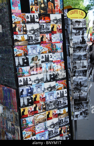 Souvenirs en vente à la boutique de Paris, France Banque D'Images