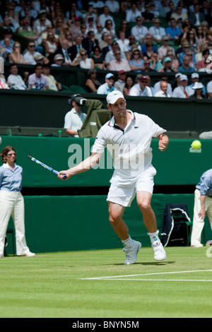 23 juin 2010. Andy Roddick vs Michael Llodra . Tournoi international de tennis de Wimbledon qui s'est tenue à l'All England Lawn Tennis Banque D'Images