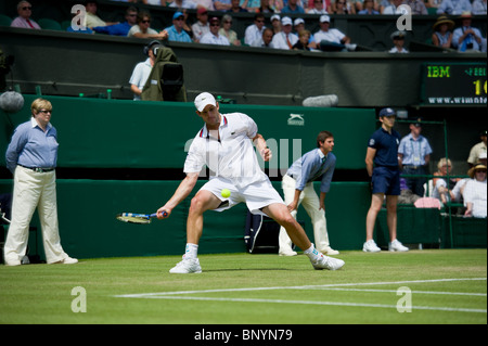 23 juin 2010. Andy Roddick vs Michael Llodra . Tournoi international de tennis de Wimbledon qui s'est tenue à l'All England Lawn Tennis Banque D'Images