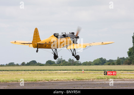 Ryan ST3KR G-RLWG en vol à l'Aérodrome Wickenby Banque D'Images