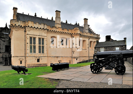 Le Grand Hall du James IV et canons à Stirling Castle, Scotland, UK Banque D'Images