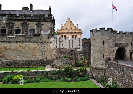 Jardin et le Forework, l'entrée de la partie principale du château de Stirling, Scotland, UK Banque D'Images